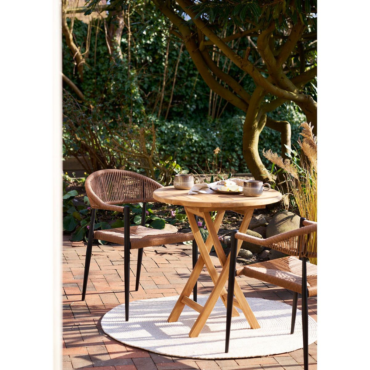 Timo Garten-Beistelltisch rund – Teak Natur, ø 70 × 75 cm – Ansicht 6