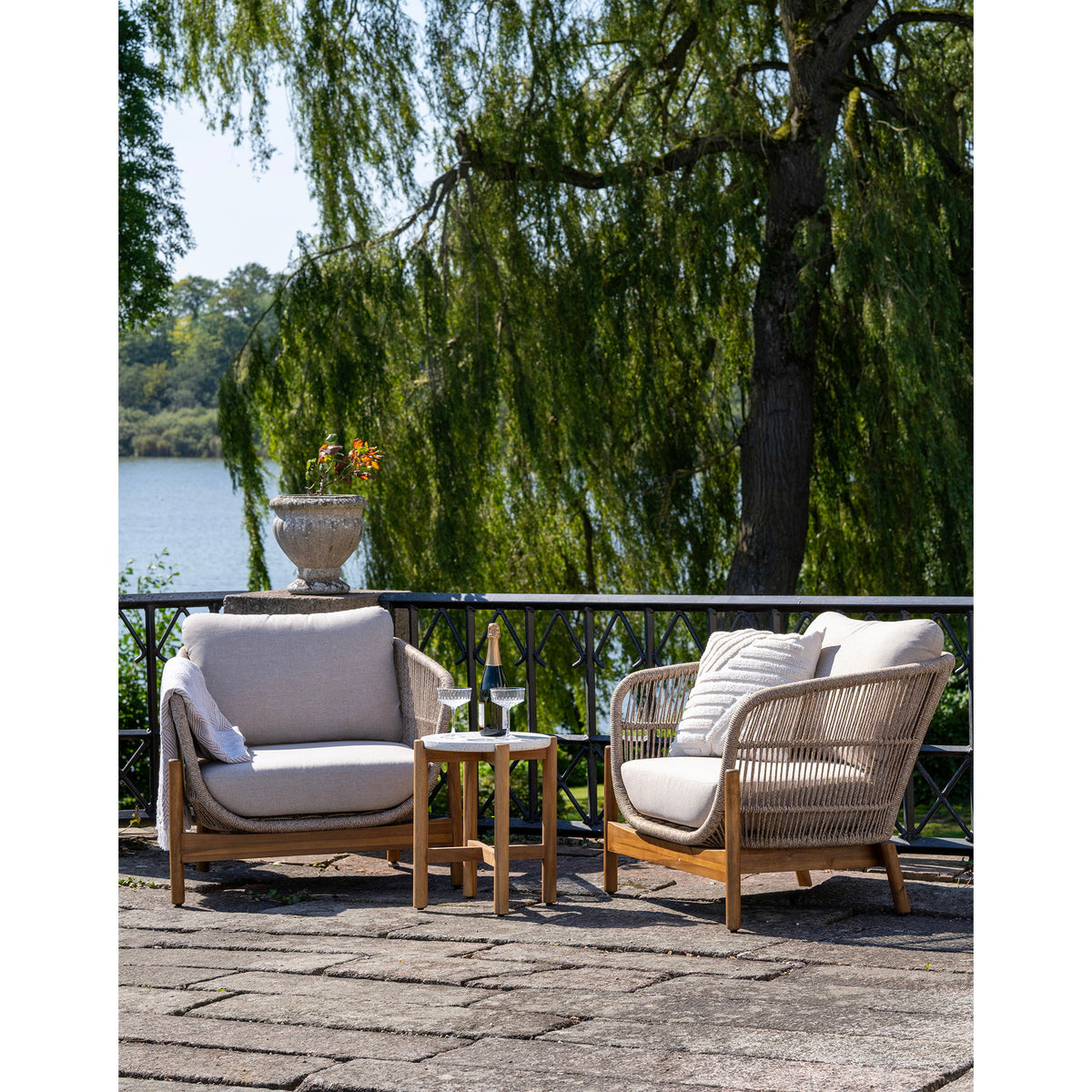 Remo Garten-Beistelltisch rund – Akazie/Terrazzo Weiß/Natur, ø 37 × 48 cm – Ansicht 8