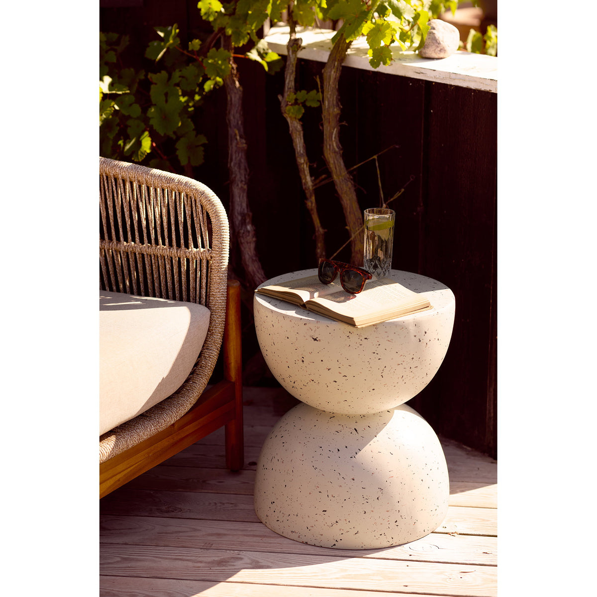 Ruby Garten-Beistelltisch rund – Fiberclay in Terrazzo-Optik Cremeweiß, ø 40 × 45 cm – Ansicht 6
