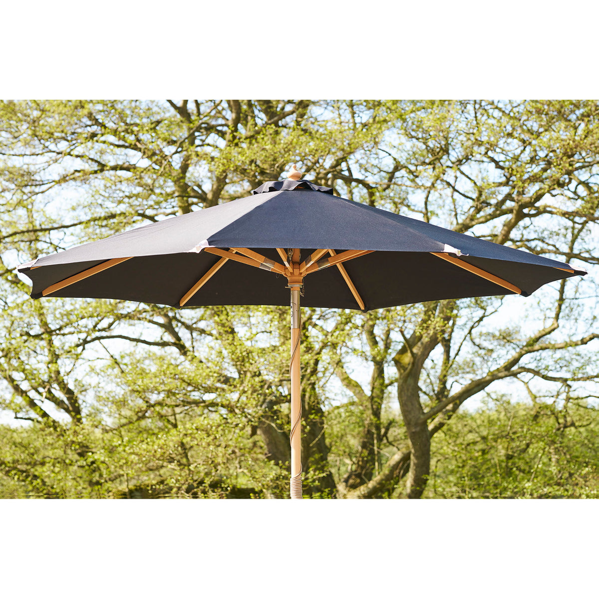 Anke Sonnenschirm mit Neigefunktion – Polyester Schwarz, ø 300 cm – Ansicht 3