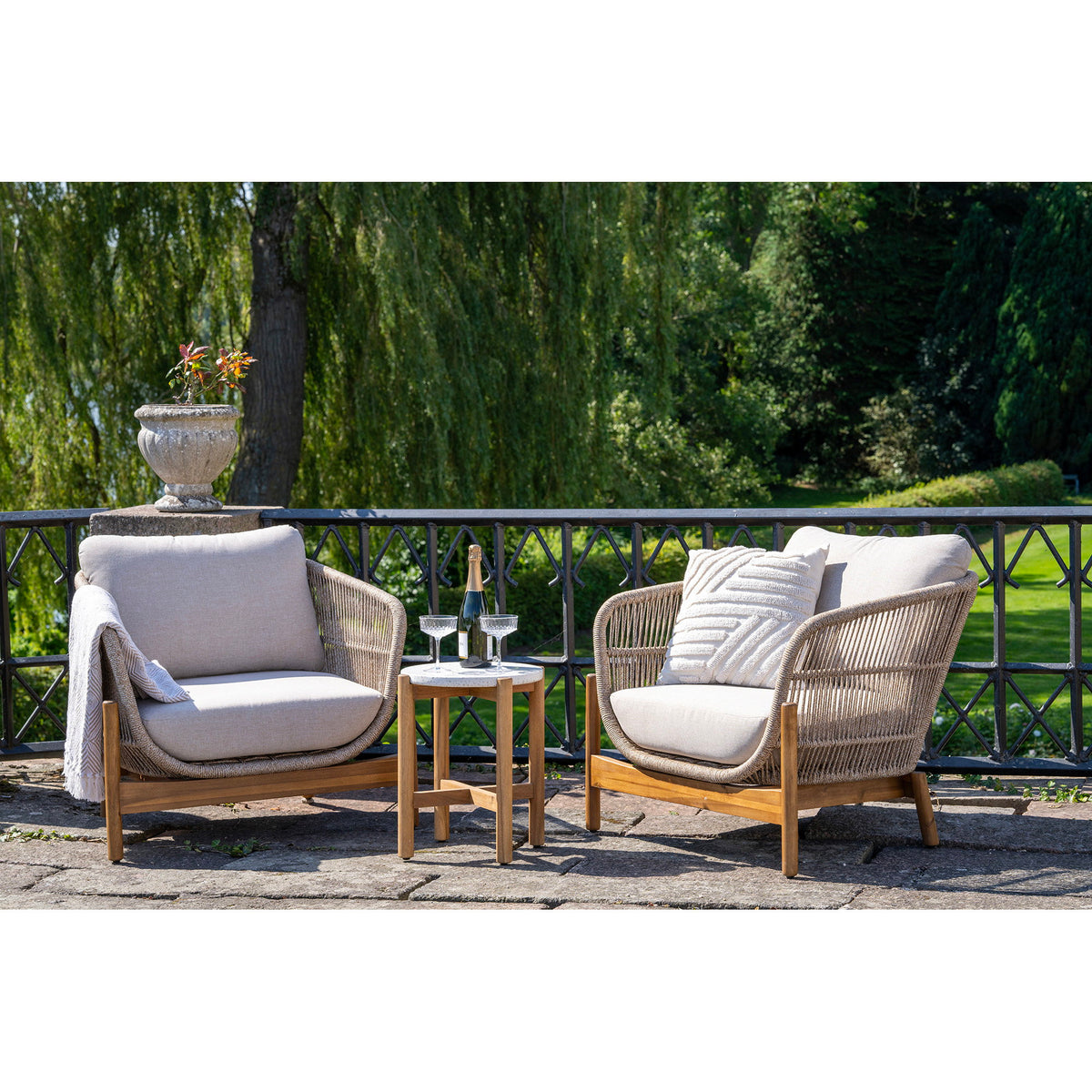 Remo Lounge-Set mit Beistelltisch und 2 Sesseln – Akazie/Seil Braun/Beige – Ansicht 4