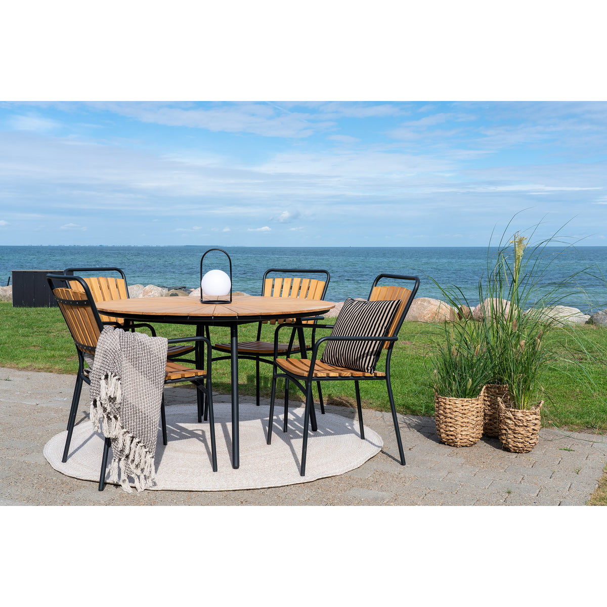 Luna Gartenstuhl 4er-Set – Teak Natur, Gestell Schwarz – Ansicht 8