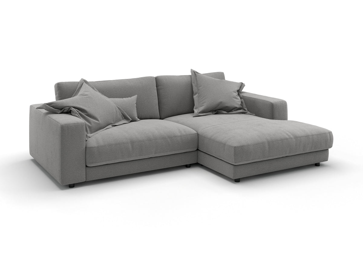 Skagen Ecksofa mit Longchair in Feincord Grau, Longchair rechts – mit Dekokissen