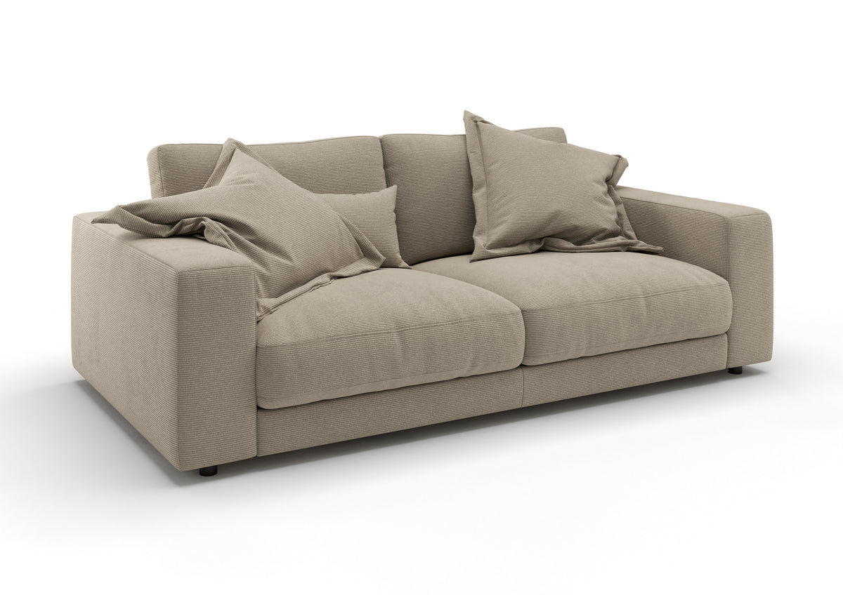Skagen 2-Sitzer-Sofa in Feincord Sand mit Dekokissen