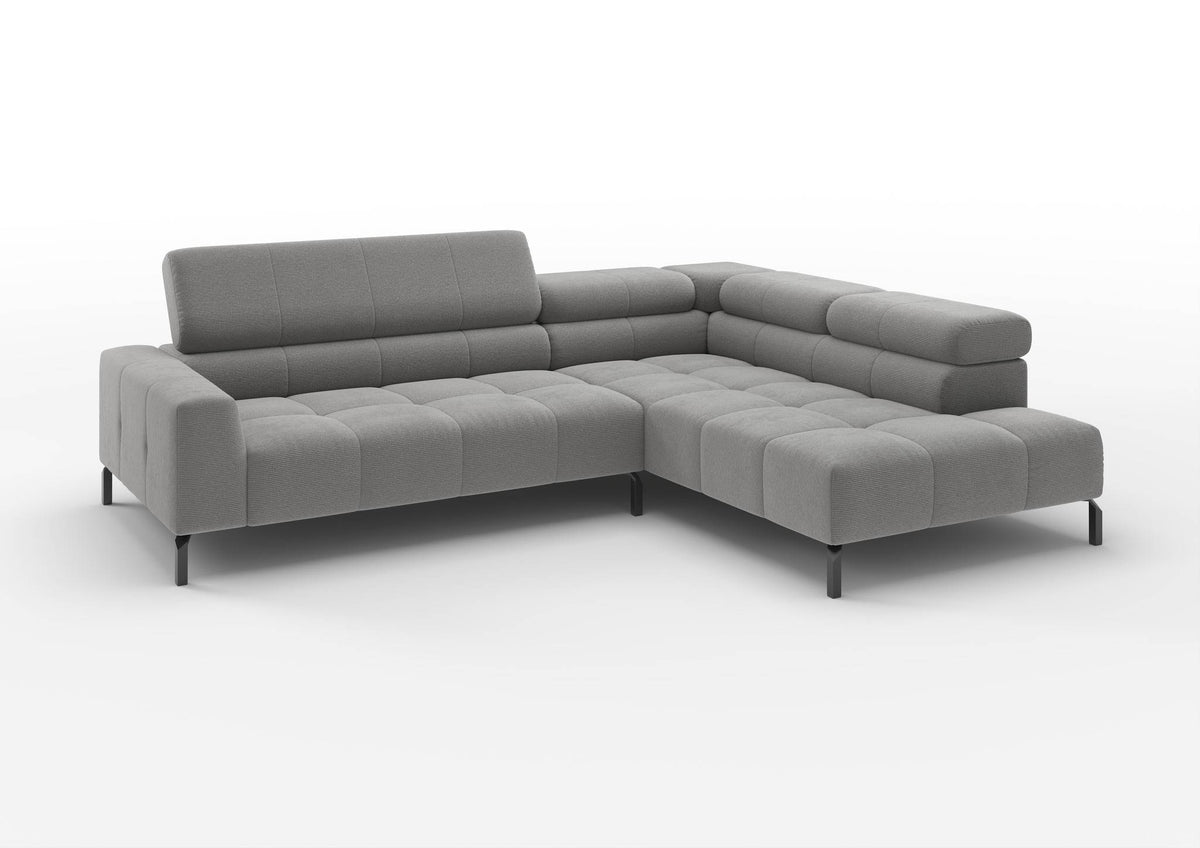 Kalmar Ecksofa in L-Form in Feincord Grau, Ecke rechts – mit hochgestelltem Kopfteil