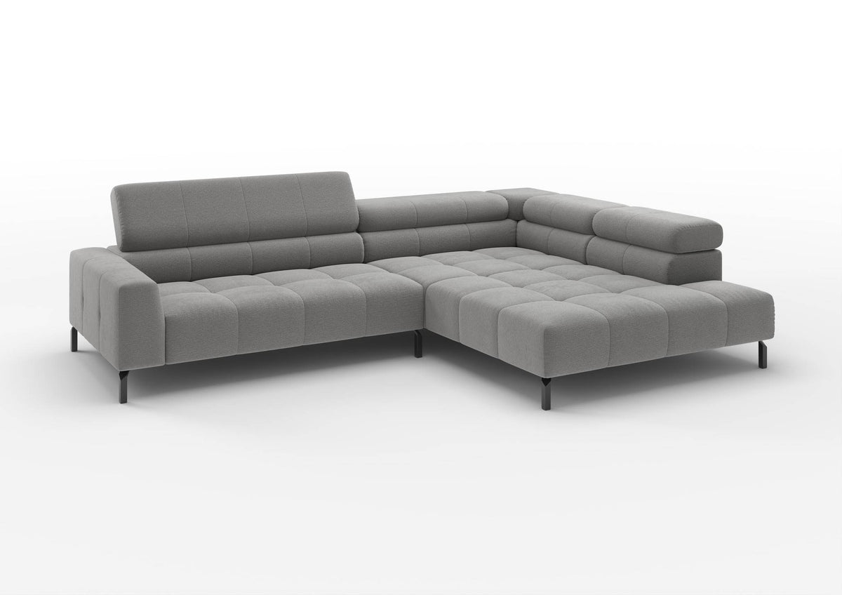 Kalmar Ecksofa in L-Form groß in Feincord Grau, Ecke rechts – mit hochgestelltem Kopfteil