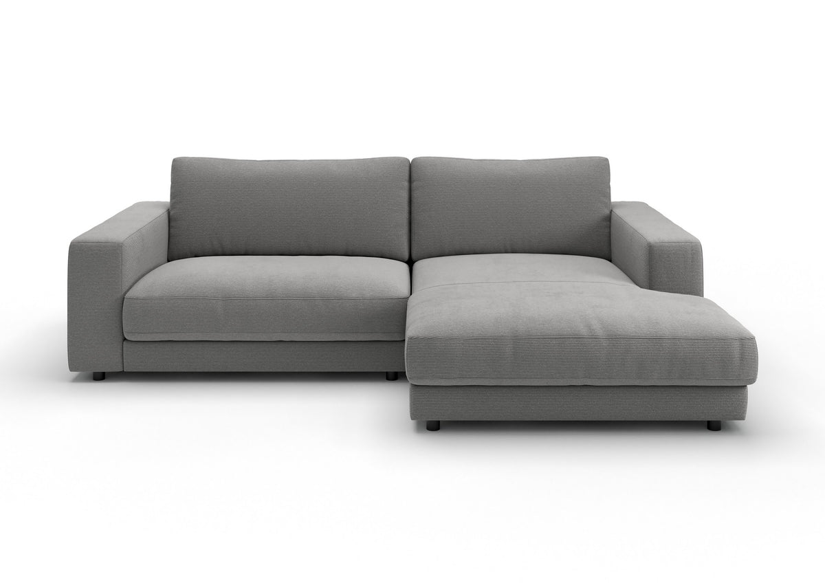 Skagen Ecksofa mit Longchair in Feincord Grau, Longchair rechts – Ansicht von vorn