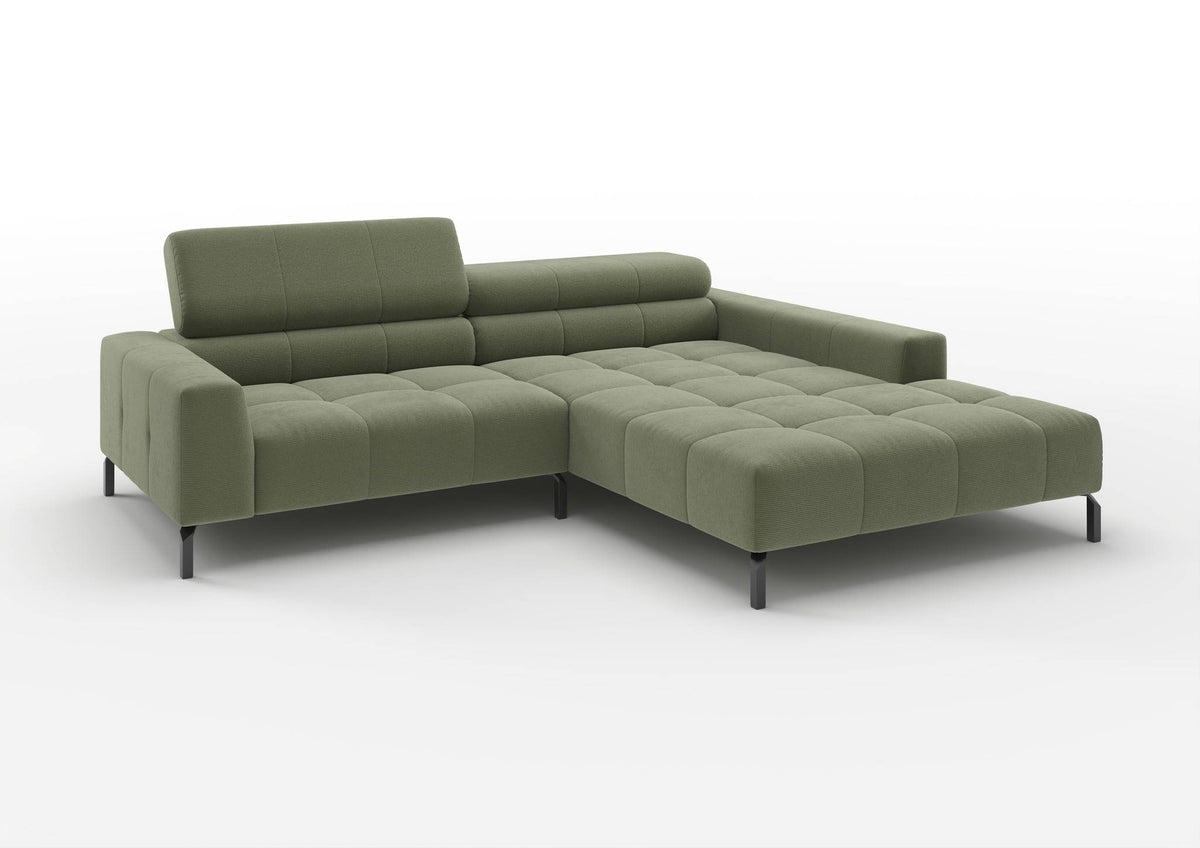 Kalmar Ecksofa kompakt mit Ottomane in Feincord Oliv, Ottomane rechts – mit hochgestelltem Kopfteil