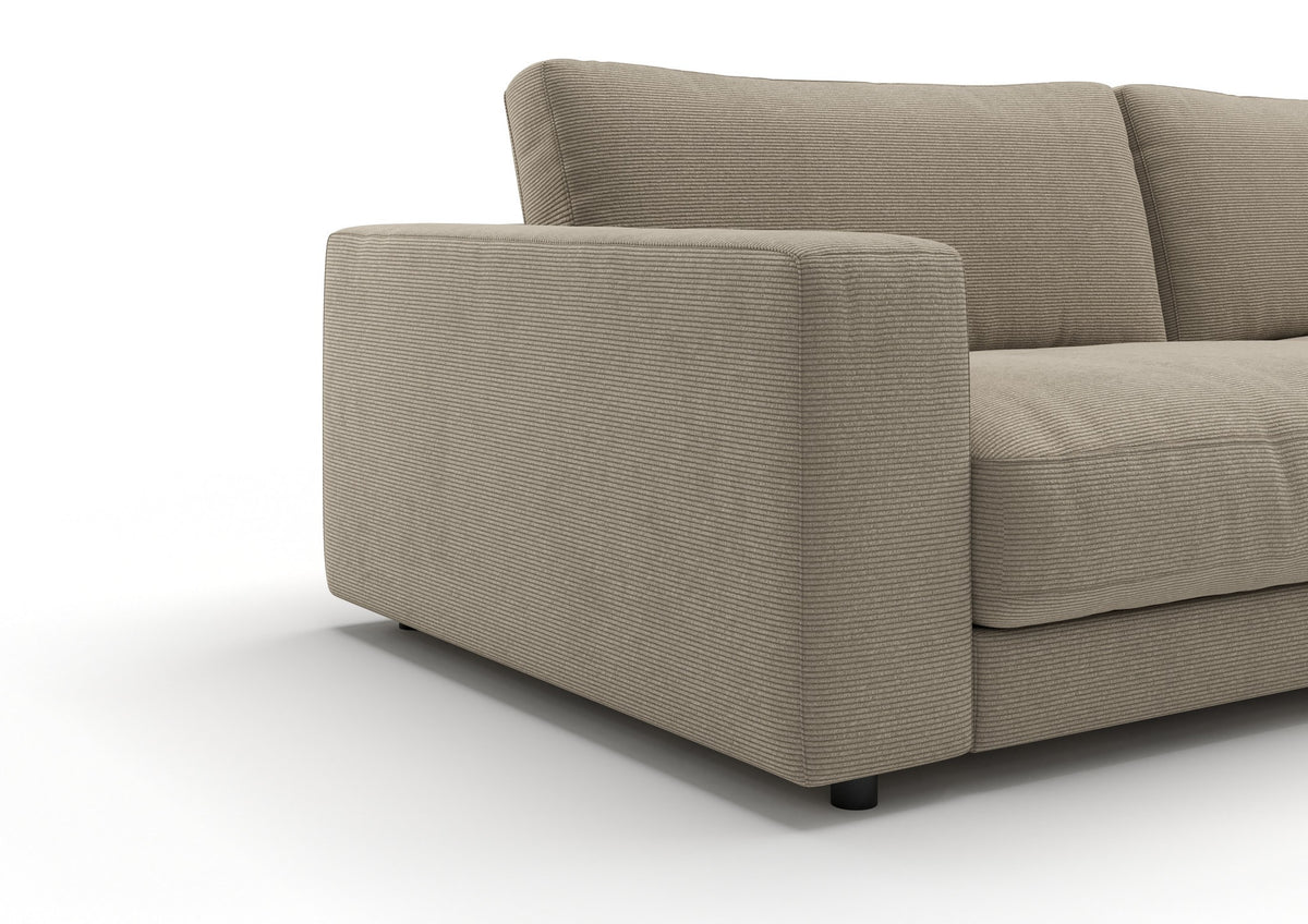 Skagen Ecksofa mit Longchair in Feincord Sand, Longchair rechts – Detail Armlehne